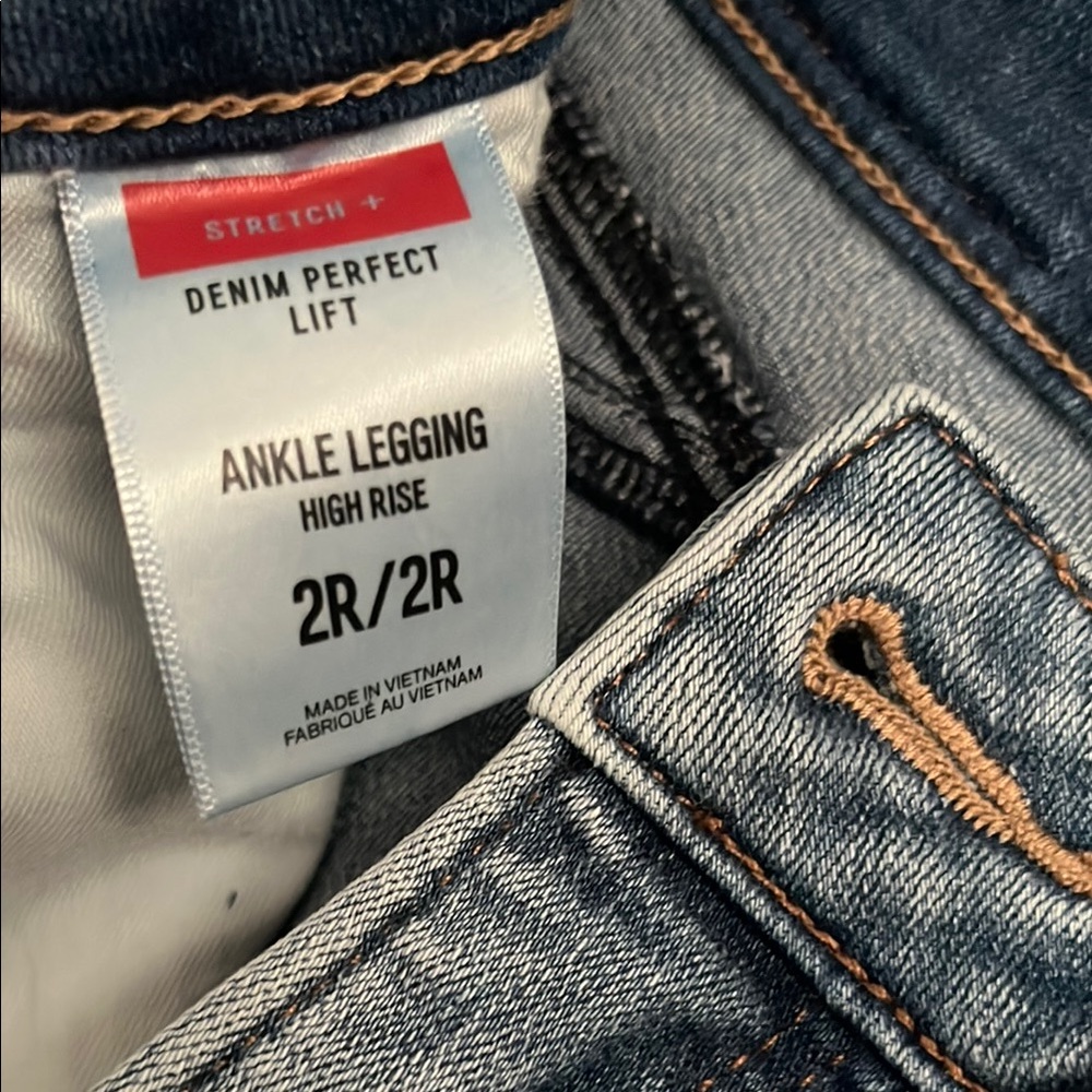 Express High Rise Ankle Jeans - Picture 5 of 5